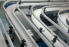 核心硬件材質對柔性鏈輸送線的價格有什么影響？